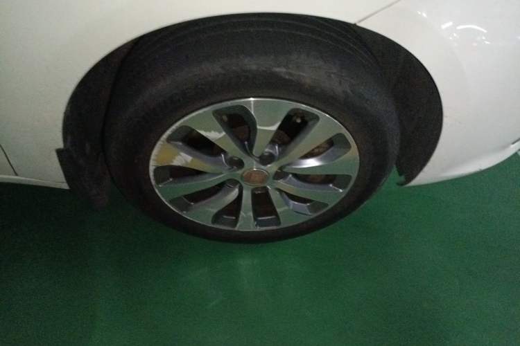 Used Fiat Viaggio 2012 1.4T Automatic Enjoyment Edition Right Front Wheel Hub