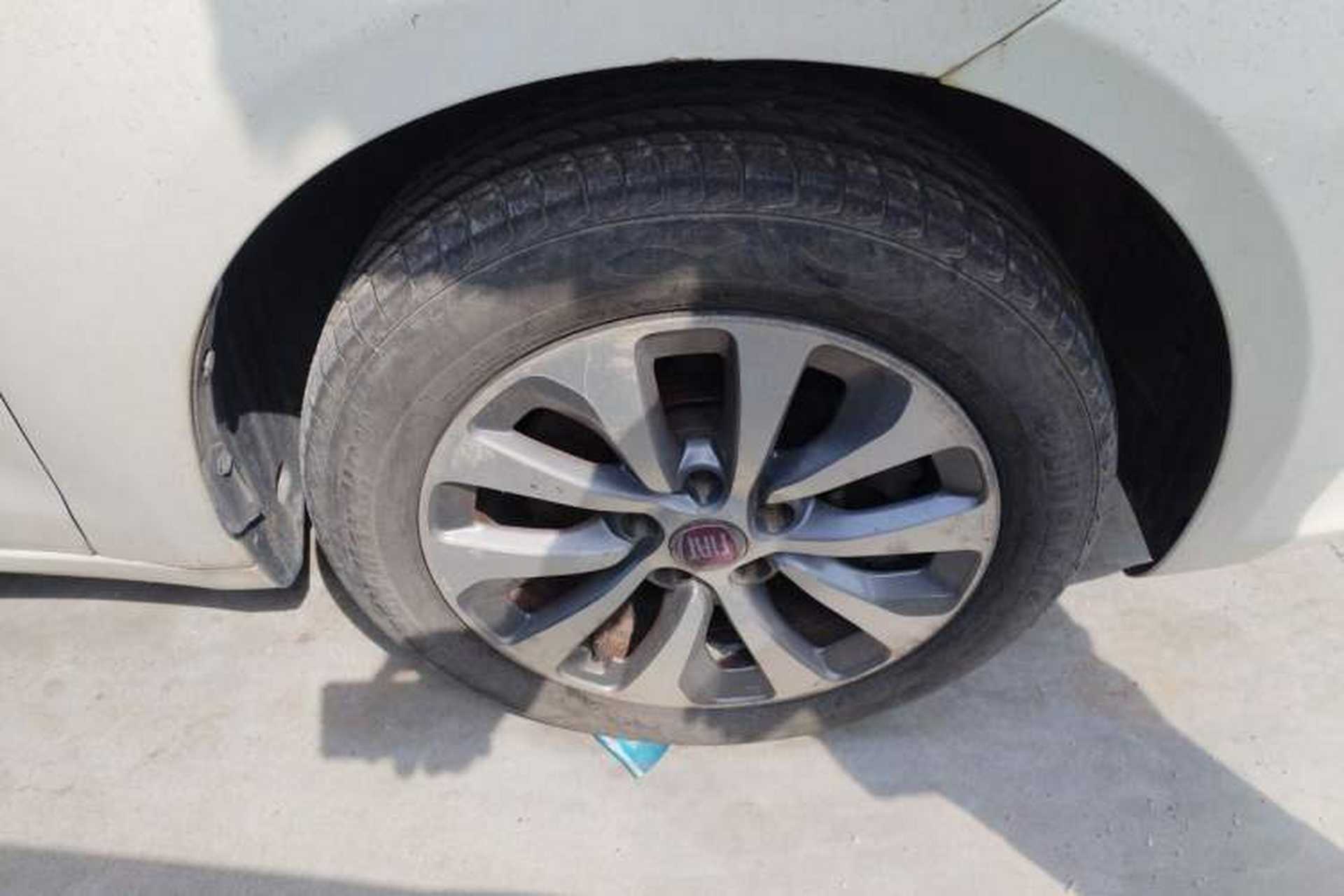 Used Fiat Viaggio 2012 1.4T Automatic Enjoyment Edition Right Front Wheel Hub