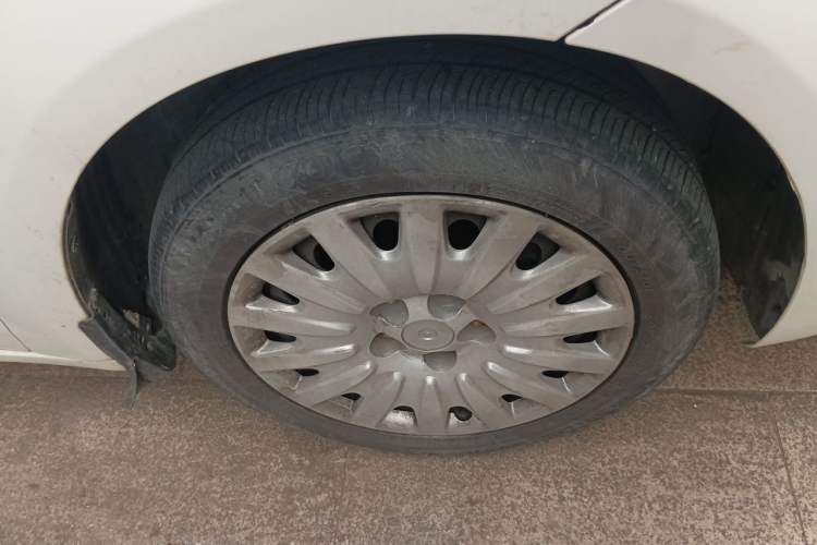 Used Fiat Viaggio 2012 1.4T Automatic Enjoyment Edition Right Front Wheel Hub