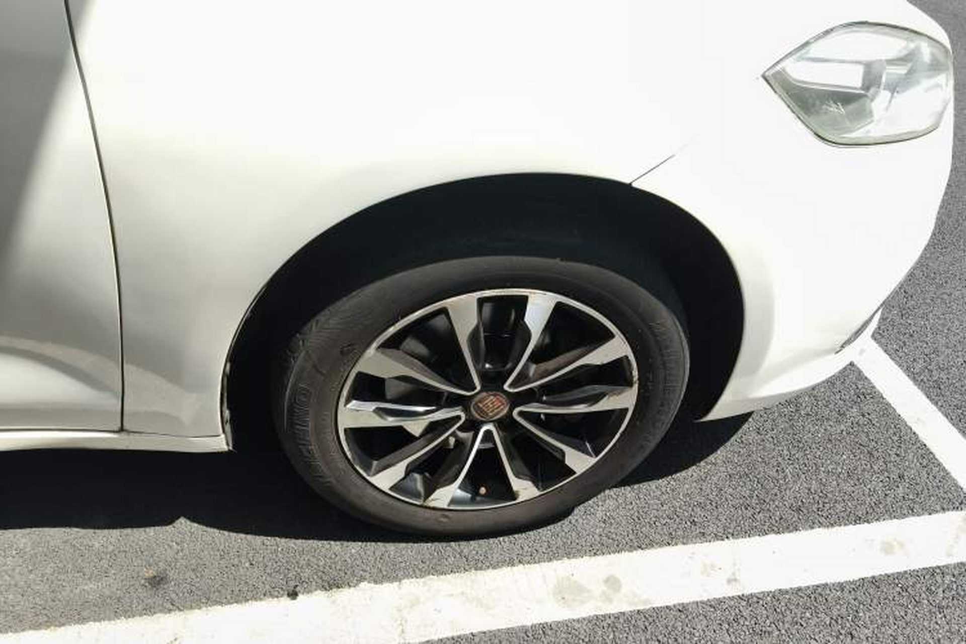 Used Fiat Viaggio 2012 1.4T Automatic Enjoyment Edition Right Front Wheel Hub