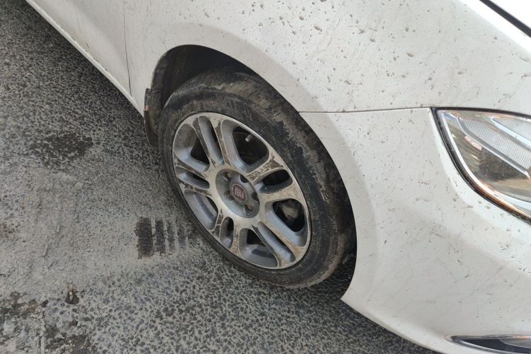 Used Fiat Viaggio 2012 1.4T Automatic Luxury Edition Right Front Wheel Hub