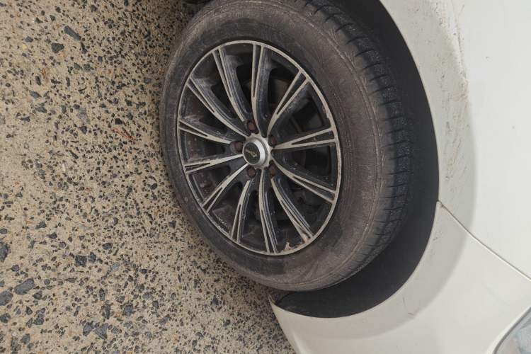Used Fiat Viaggio 2012 1.4T Automatic Enjoyment Edition Right Front Wheel Hub