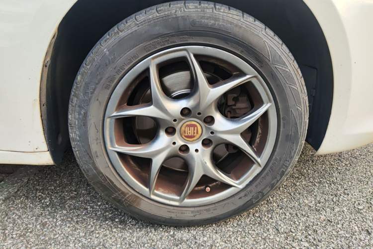 Used Fiat Viaggio 2012 1.4T Automatic Enjoyment Edition Right Front Wheel Hub