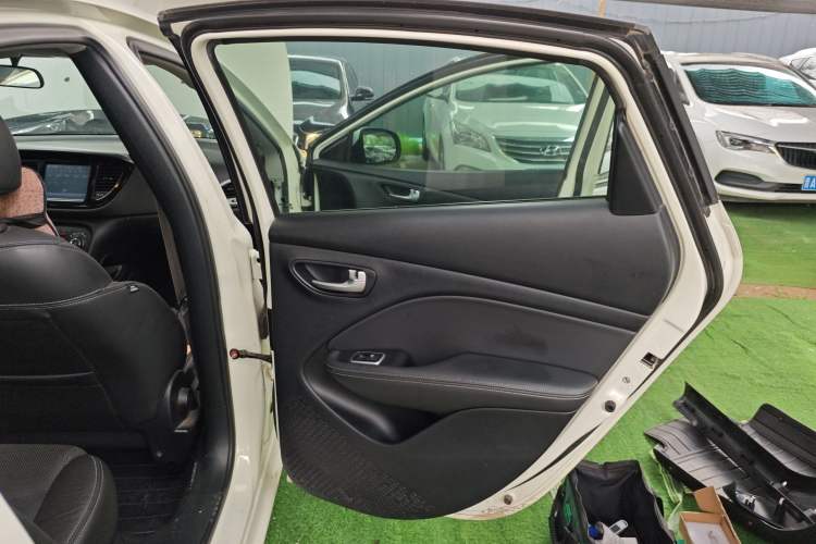 Used Fiat Viaggio 2012 1.4T Automatic Jingxiang Edition Right Rear Door Interior