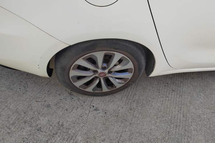 Used Fiat Viaggio 2012 1.4T Automatic Jingxiang Edition Right Rear Wheel Hub
