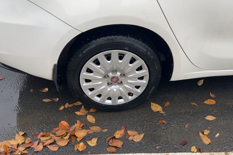 Used Fiat Viaggio 2012 1.4T Manual Enjoyment Edition Right Rear Wheel Hub