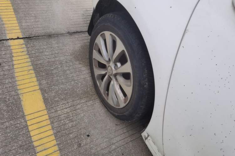 Used Fiat Viaggio 2012 1.4T Automatic Enjoyment Edition Right Rear Wheel Hub
