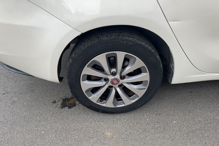 Used Fiat Viaggio 2012 1.4T Manual Enjoyment Edition Right Rear Wheel Hub