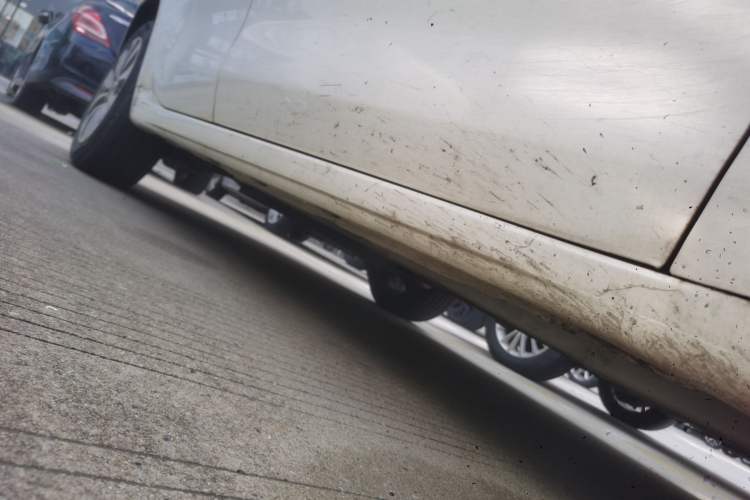 Used Fiat Viaggio 2012 1.4T Automatic Enjoyment Edition Right Side Sill