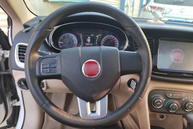 Used Fiat Viaggio 2012 1.4T Automatic Jingxiang Edition Steering Wheel