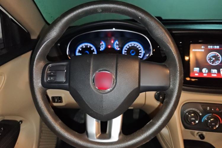 Used Fiat Viaggio 2012 1.4T Automatic Enjoyment Edition Steering Wheel