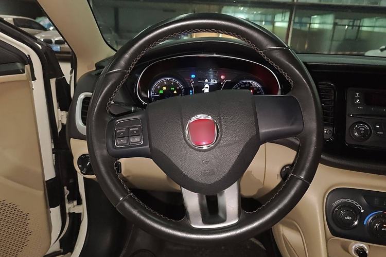 Used Fiat Viaggio 2012 1.4T Automatic Enjoyment Edition Steering Wheel