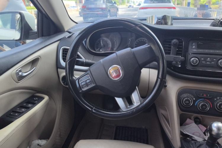 Used Fiat Viaggio 2012 1.4T Manual Enjoyment Edition Steering Wheel