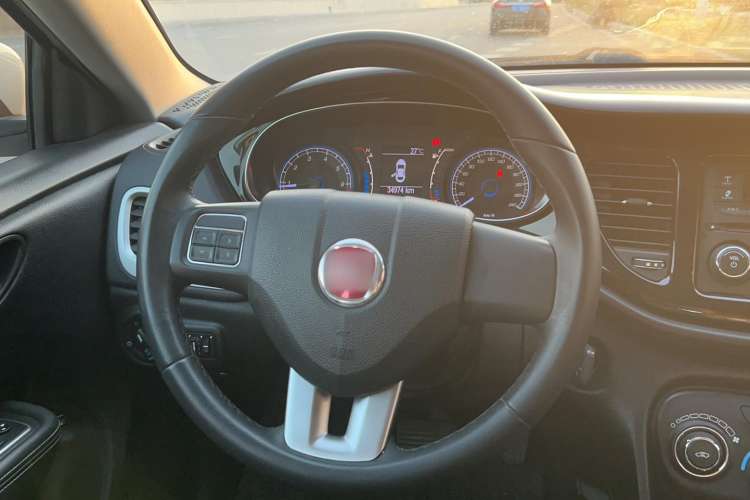 Used Fiat Viaggio 2012 1.4T Automatic Jingxiang Edition Steering Wheel
