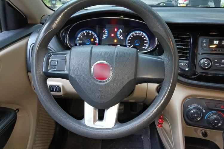 Used Fiat Viaggio 2012 1.4T Automatic Enjoyment Edition Steering Wheel