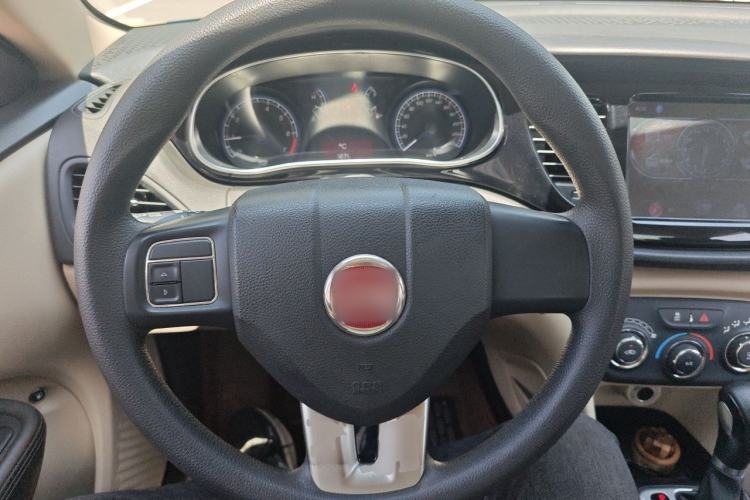 Used Fiat Viaggio 2012 1.4T Automatic Enjoyment Edition Steering Wheel