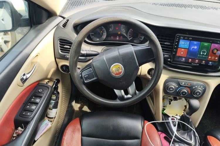 Used Fiat Viaggio 2012 1.4T Automatic Enjoyment Edition Steering Wheel