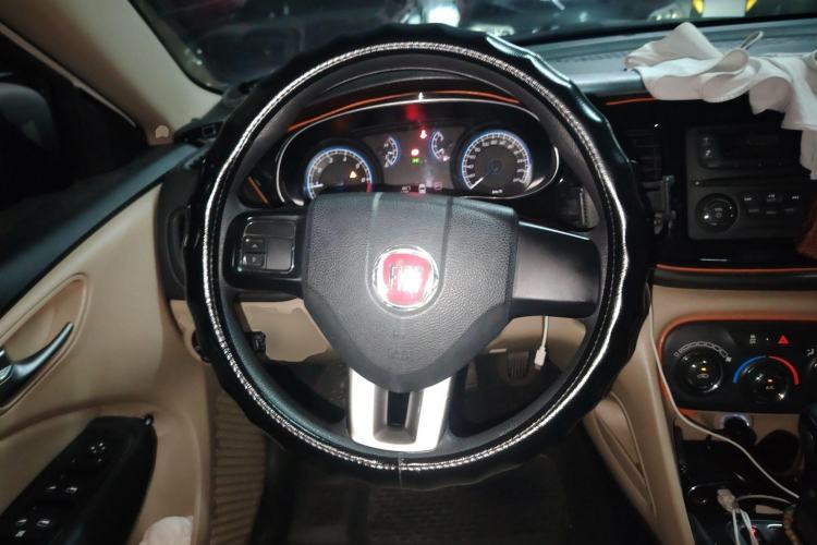 Used Fiat Viaggio 2012 1.4T Automatic Enjoyment Edition Steering Wheel