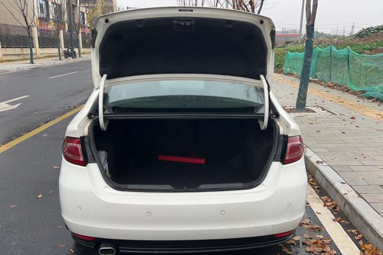 Used Fiat Viaggio 2012 1.4T Manual Enjoyment Edition Trunk