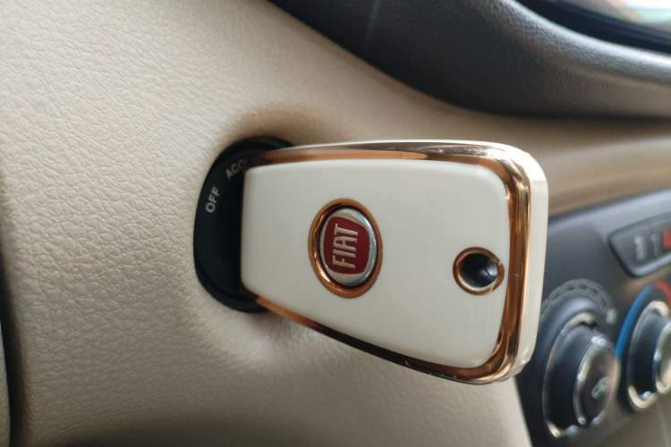Used Fiat Viaggio 2012 1.4T Automatic Enjoyment Edition Vehicle Key