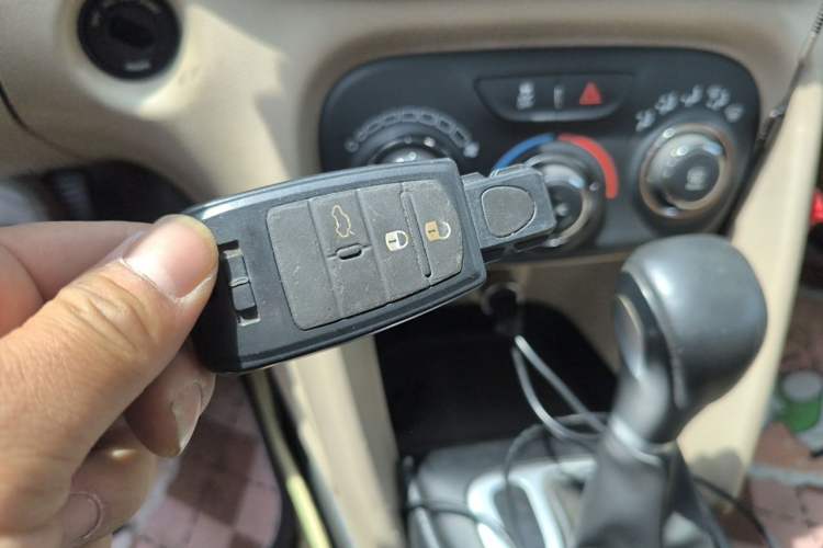 Used Fiat Viaggio 2012 1.4T Automatic Enjoyment Edition Vehicle Key