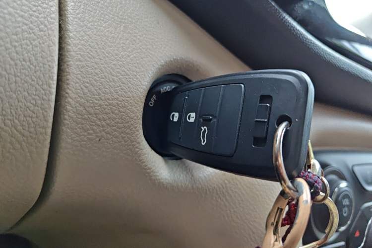Used Fiat Viaggio 2012 1.4T Automatic Luxury Edition Vehicle Key