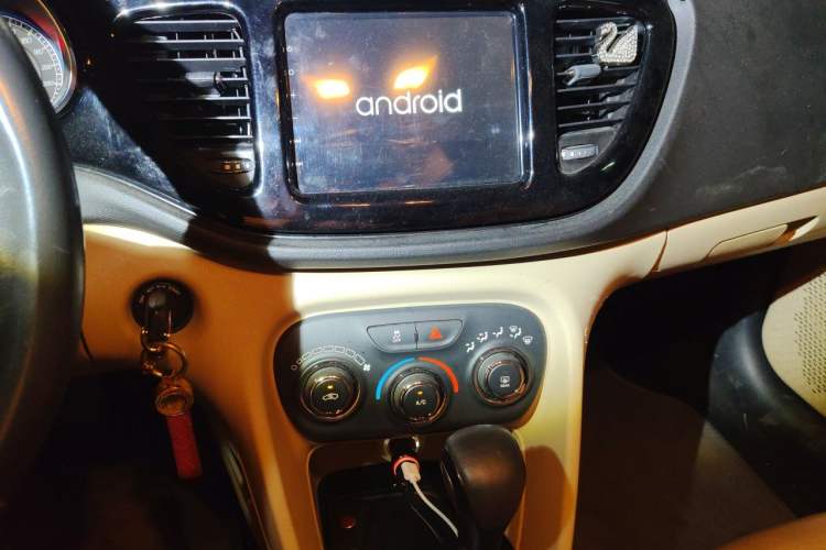Used Fiat Viaggio 2012 1.4T Automatic Enjoyment Edition Audio And AC Panel