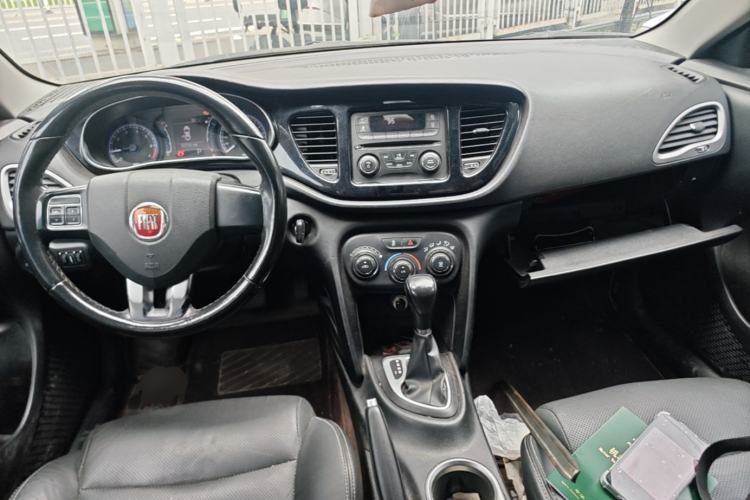 Used Fiat Viaggio 2012 1.4T Automatic Jingxiang Edition Center Console