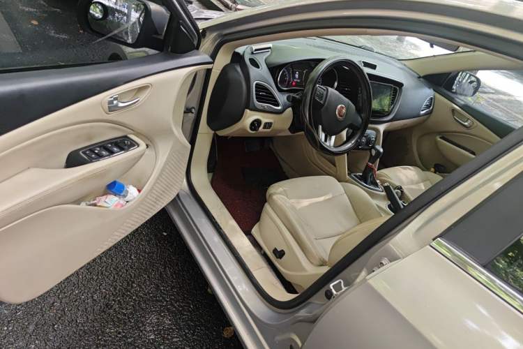 Used Fiat Viaggio 2012 1.4T Automatic Jingxiang Edition Driver Seat