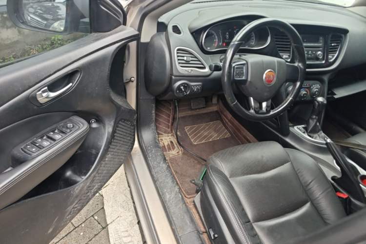 Used Fiat Viaggio 2012 1.4T Automatic Jingxiang Edition Driver Seat