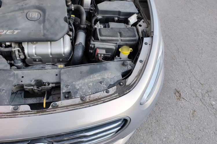 Used Fiat Viaggio 2012 1.4T Automatic Jingxiang Edition Engine Bay Left