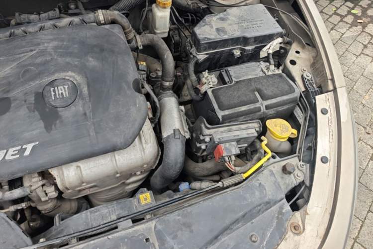 Used Fiat Viaggio 2012 1.4T Automatic Jingxiang Edition Engine Bay Left