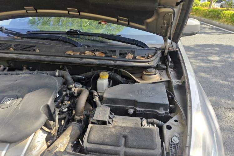 Used Fiat Viaggio 2012 1.4T Automatic Jingxiang Edition Engine Bay Left