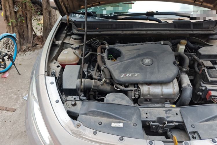 Used Fiat Viaggio 2012 1.4T Automatic Enjoyment Edition Engine Bay Right