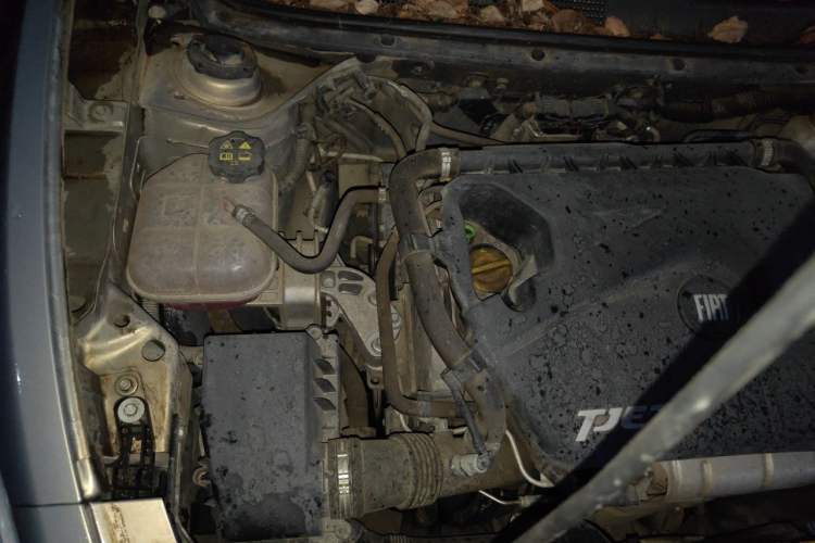 Used Fiat Viaggio 2012 1.4T Automatic Jingxiang Edition Engine Bay Right