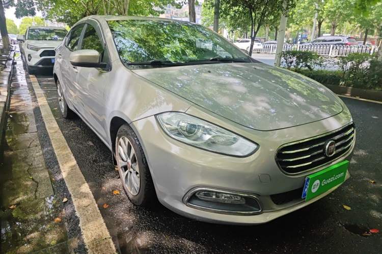 Used Fiat Viaggio 2012 1.4T Automatic Jingxiang Edition Front Right 45 Deg