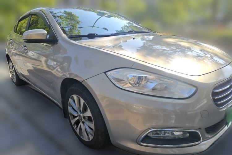 Used Fiat Viaggio 2012 1.4T Automatic Jingxiang Edition Front Right 45 Deg