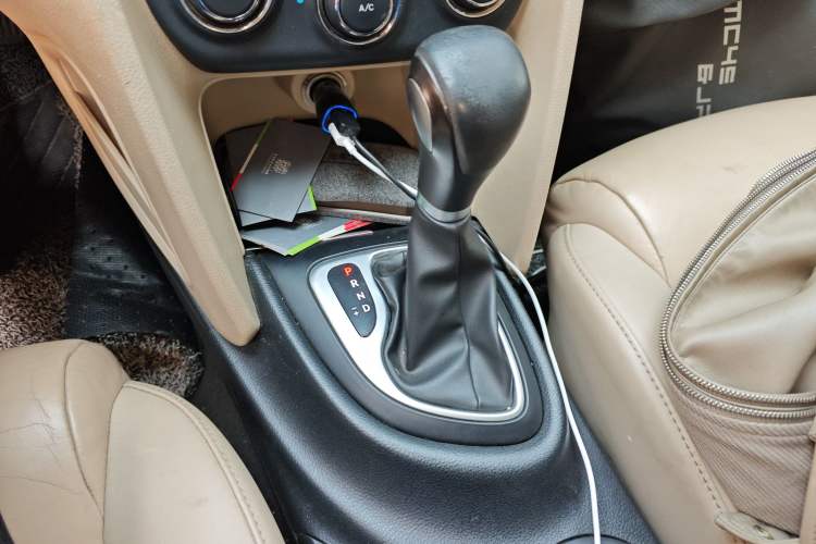 Used Fiat Viaggio 2012 1.4T Automatic Enjoyment Edition Gear Lever