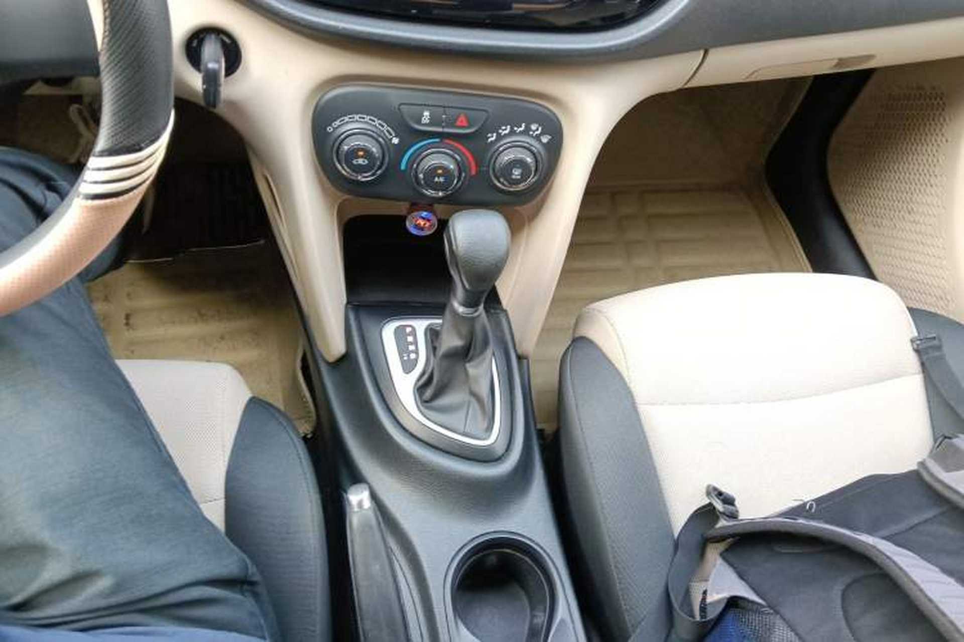 Used Fiat Viaggio 2012 1.4T Automatic Enjoyment Edition Gear Lever