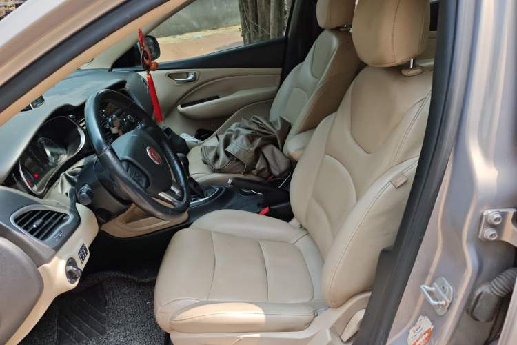 Used Fiat Viaggio 2012 1.4T Automatic Enjoyment Edition Left Front Seat