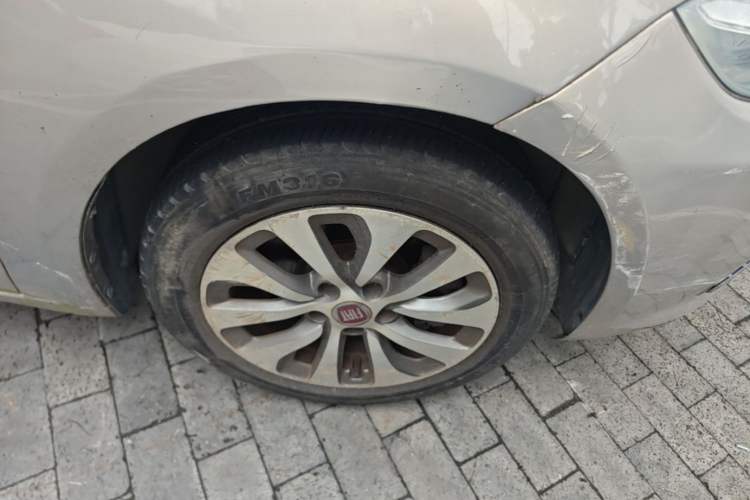 Used Fiat Viaggio 2012 1.4T Automatic Jingxiang Edition Right Front Wheel Hub