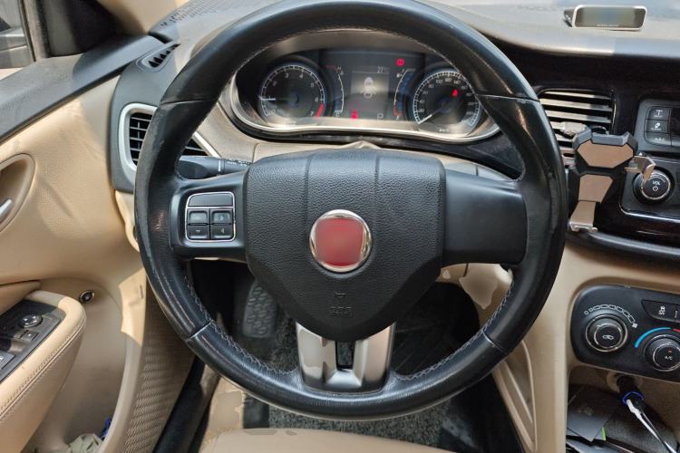 Used Fiat Viaggio 2012 1.4T Automatic Enjoyment Edition Steering Wheel