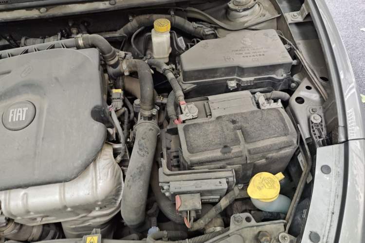 Used Fiat Viaggio 2013 1.4T Anniversary Edition Engine Bay Left