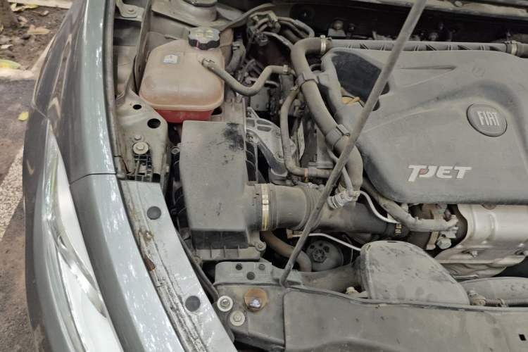 Used Fiat Viaggio 2013 1.4T Anniversary Edition Engine Bay Right