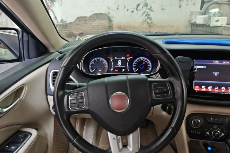 Used Fiat Viaggio 2013 1.4T Anniversary Edition Steering Wheel