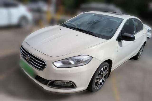 Fiat Viaggio 2013 1.4T Anniversary Edition مستعملة