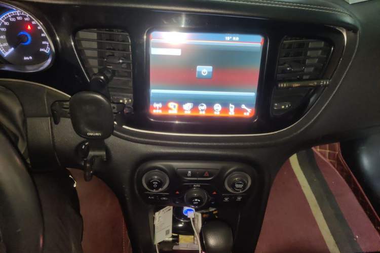 Used Fiat Viaggio 2013 1.4T Anniversary Edition Audio And AC Panel