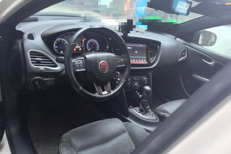 Used Fiat Viaggio 2013 1.4T Anniversary Edition Center Console