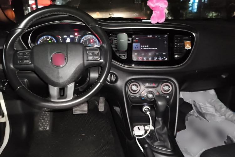 Used Fiat Viaggio 2013 1.4T Anniversary Edition Center Console