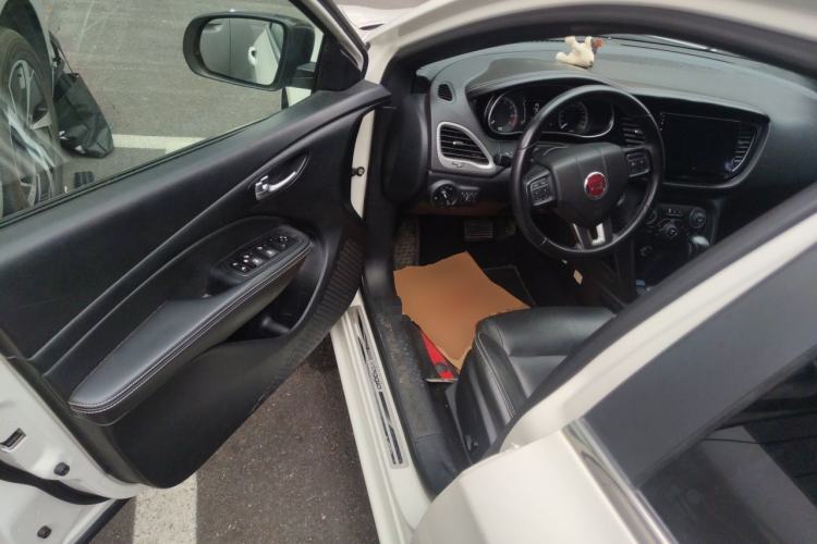 Used Fiat Viaggio 2013 1.4T Anniversary Edition Driver Seat